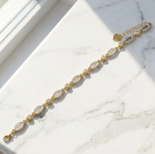 Elegant Gold Color Crystal Design Bracelet for Women